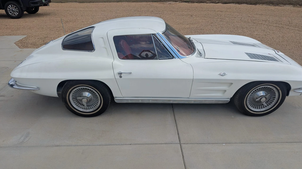 1963 Chevrolet Corvette C2 - Image 9 of 31