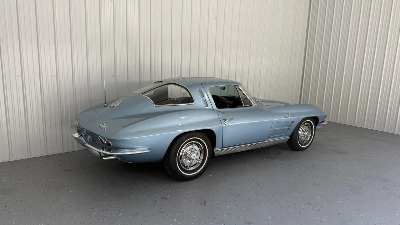 1963 Chevrolet Corvette C2 - Image 17 of 31