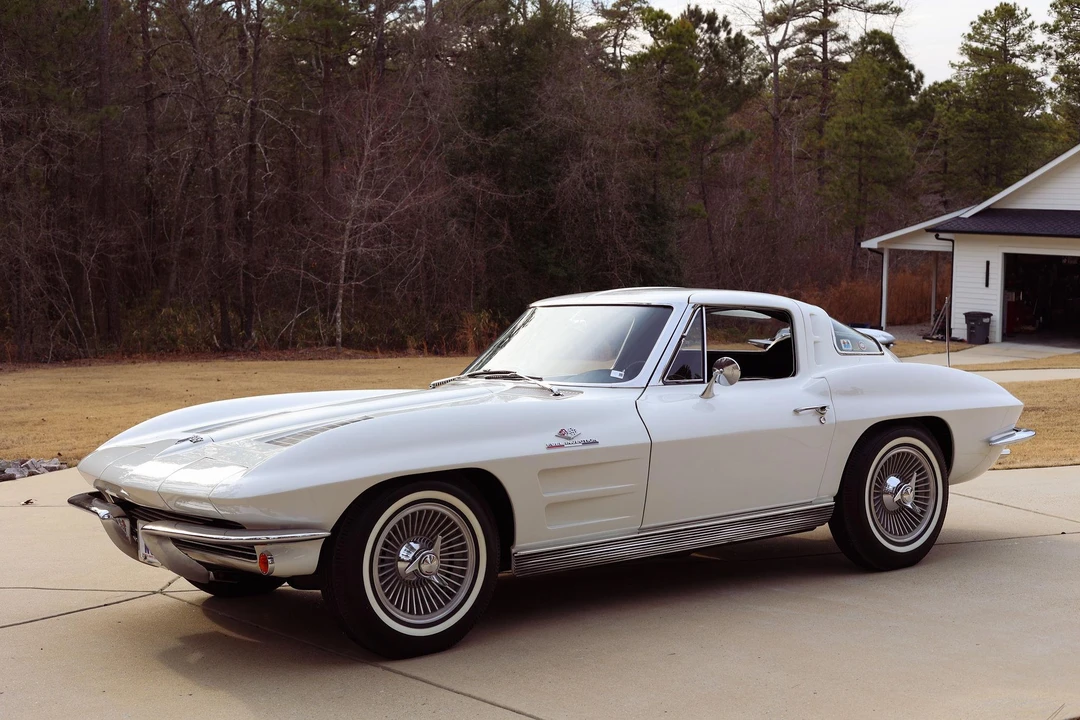 1963 Chevrolet Corvette C2 - Image 6 of 31
