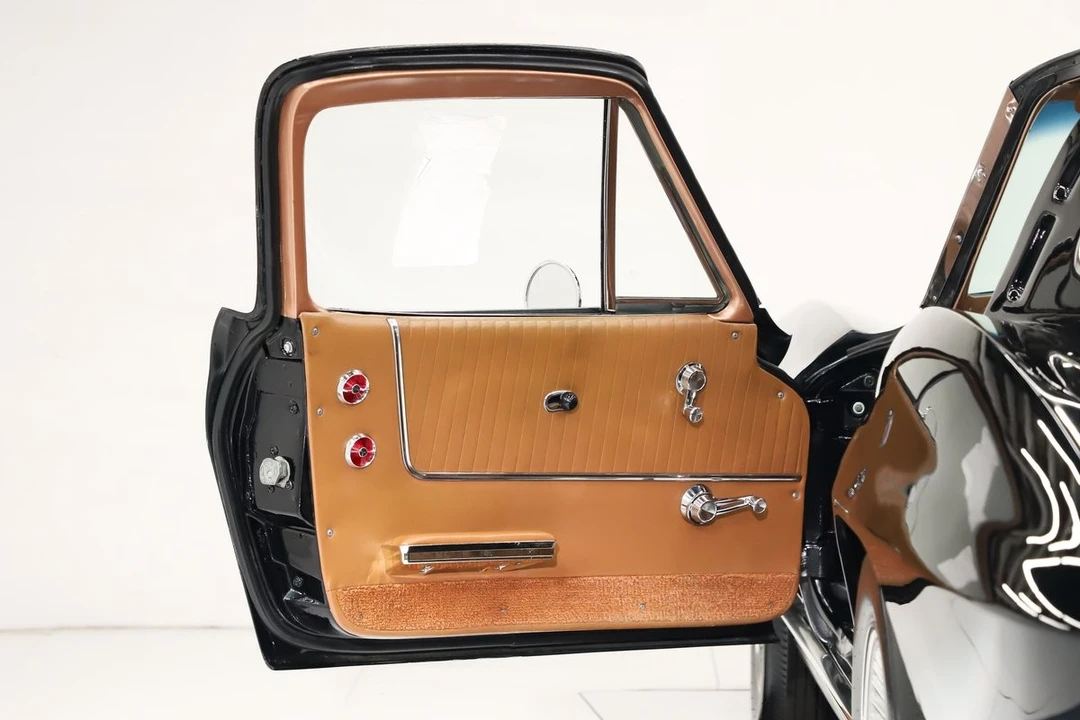 1963 Chevrolet Corvette C2 - Image 8 of 21
