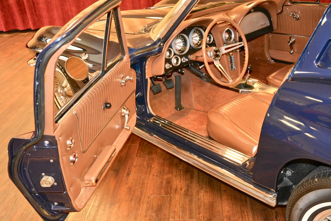 1963 Chevrolet Corvette C2 - Image 27 of 31