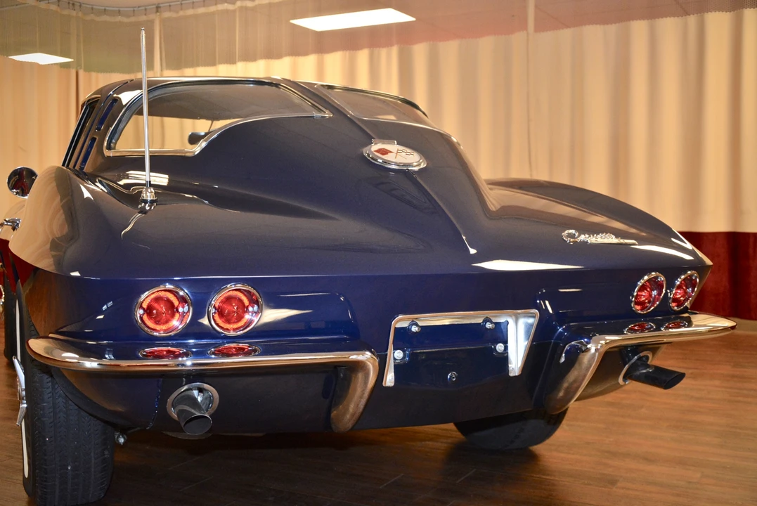 1963 Chevrolet Corvette C2 - Image 6 of 31