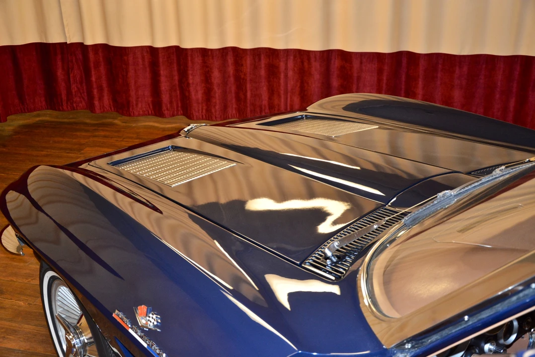 1963 Chevrolet Corvette C2 - Image 17 of 31