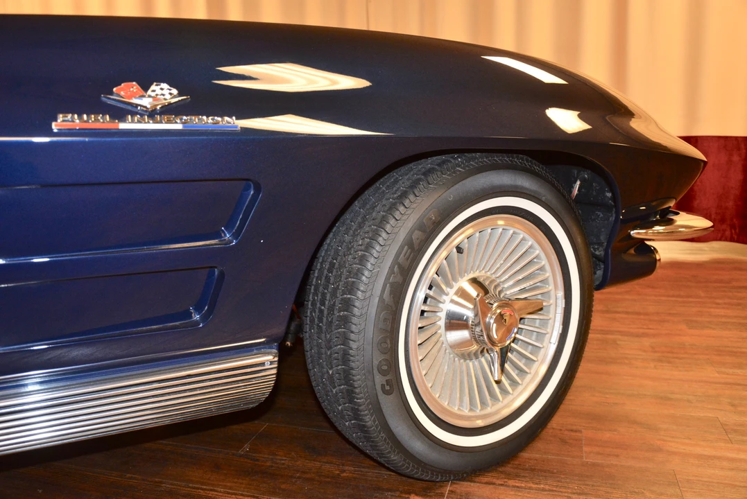 1963 Chevrolet Corvette C2 - Image 13 of 31