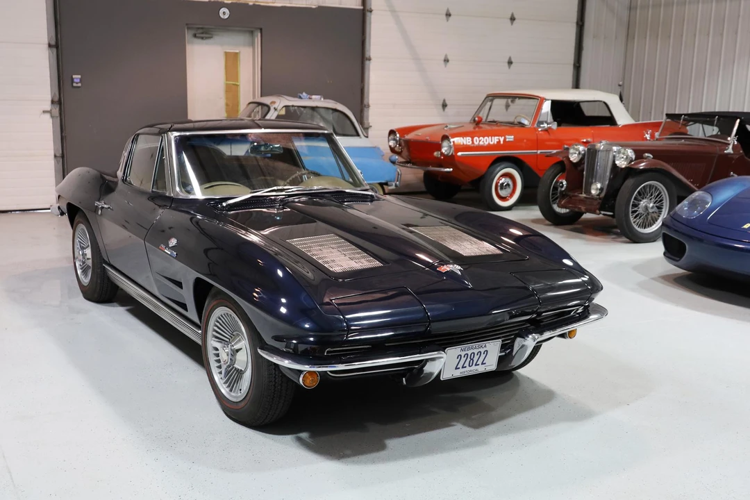 1963 Chevrolet Corvette C2 - Image 25 of 31
