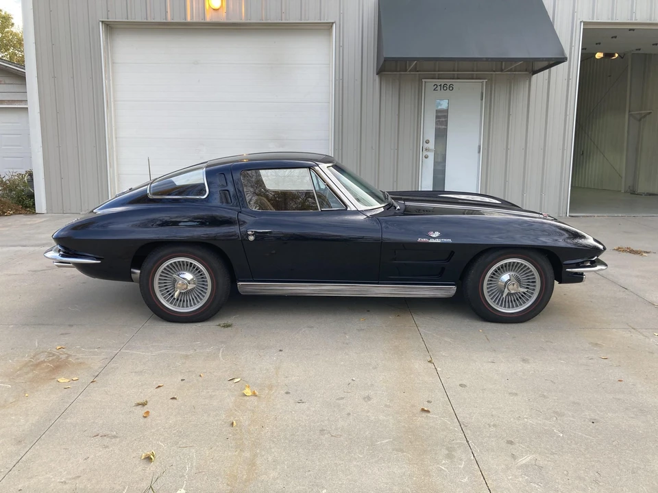 1963 Chevrolet Corvette C2 - Image 22 of 31