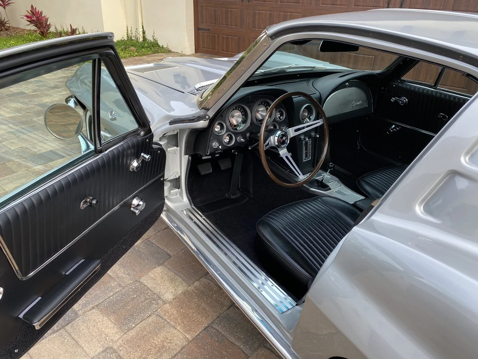 1963 Chevrolet Corvette C2 - Image 24 of 31