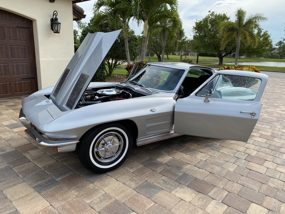 1963 Chevrolet Corvette C2 - Image 21 of 31