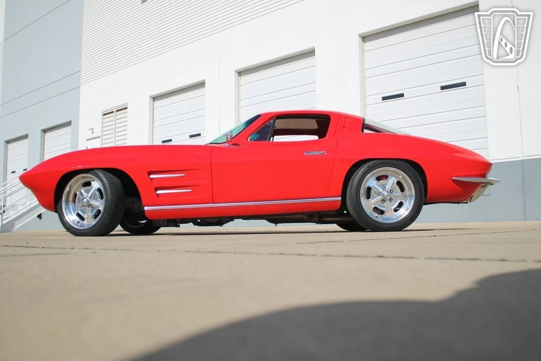 1963 Chevrolet Corvette C2 - Image 10 of 21
