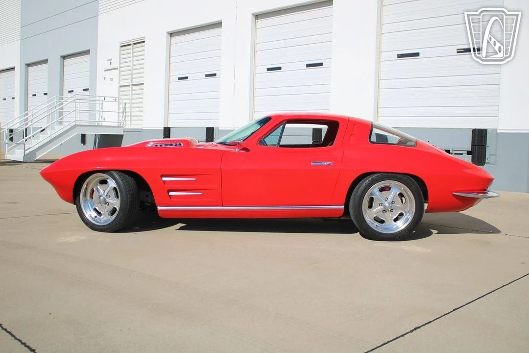 1963 Chevrolet Corvette C2 - Image 9 of 12