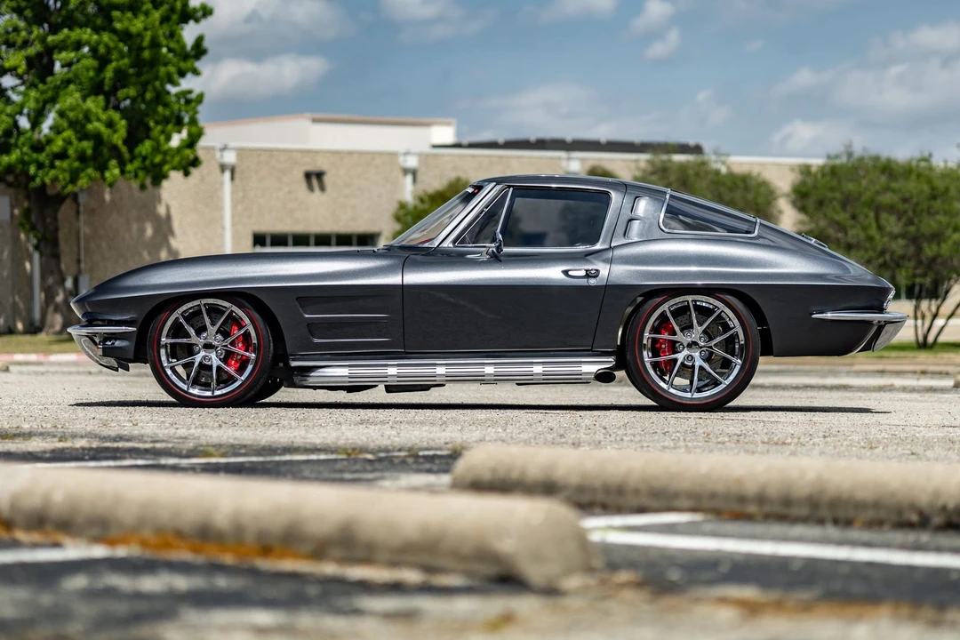 1963 Chevrolet Corvette C2 - Image 10 of 31