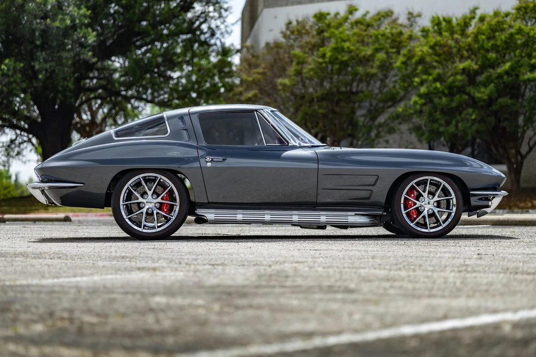 1963 Chevrolet Corvette C2 - Image 19 of 31