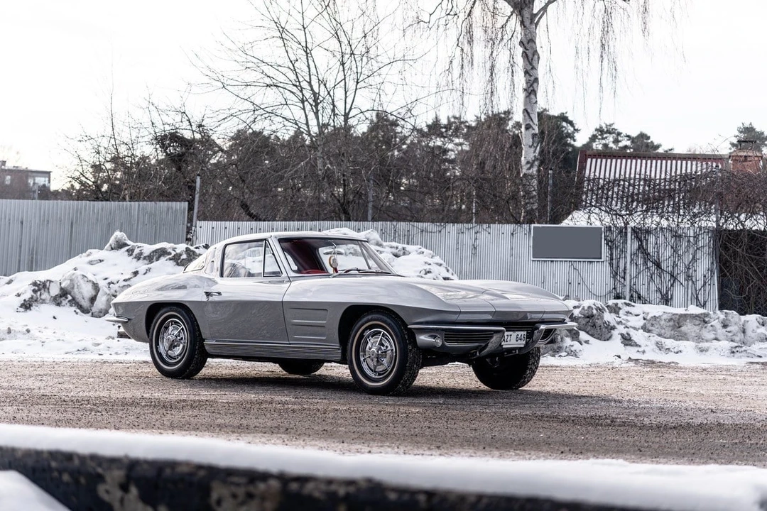 1963 Chevrolet Corvette C2 - Image 11 of 30