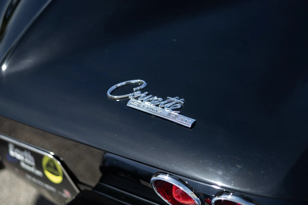 1963 Chevrolet Corvette C2 - Image 24 of 31