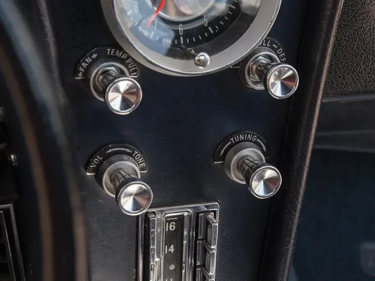 1963 Chevrolet Corvette C2 - Image 16 of 25