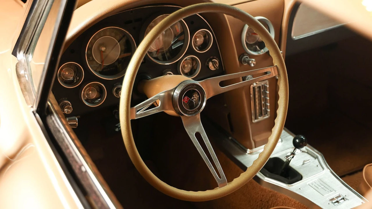 1963 Chevrolet Corvette C2 - Image 29 of 31