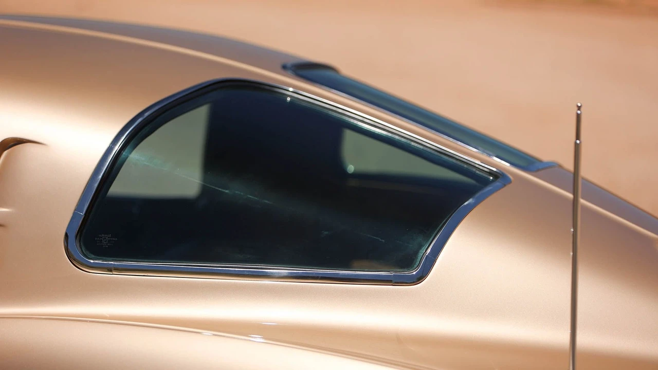 1963 Chevrolet Corvette C2 - Image 17 of 31