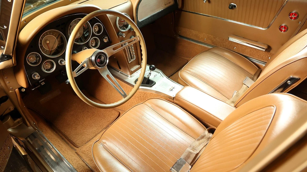 1963 Chevrolet Corvette C2 - Image 30 of 31
