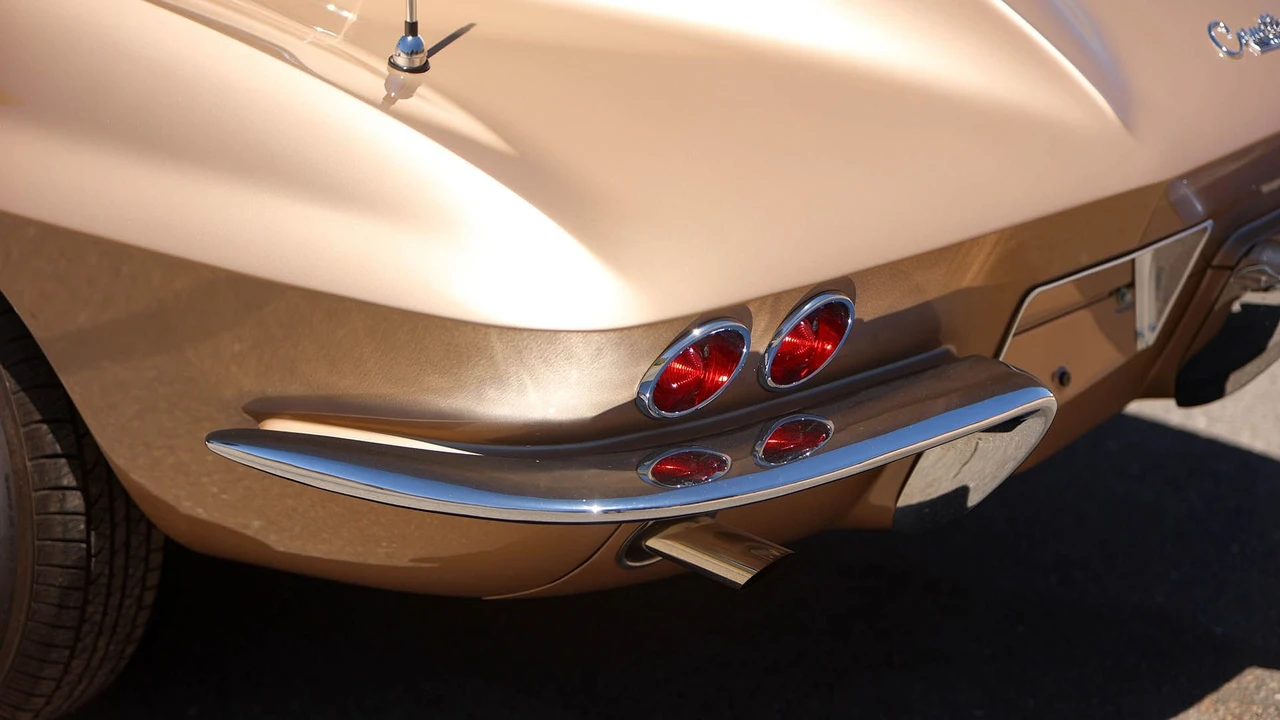 1963 Chevrolet Corvette C2 - Image 22 of 31