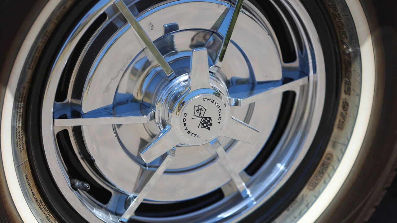 1963 Chevrolet Corvette C2 - Image 25 of 31