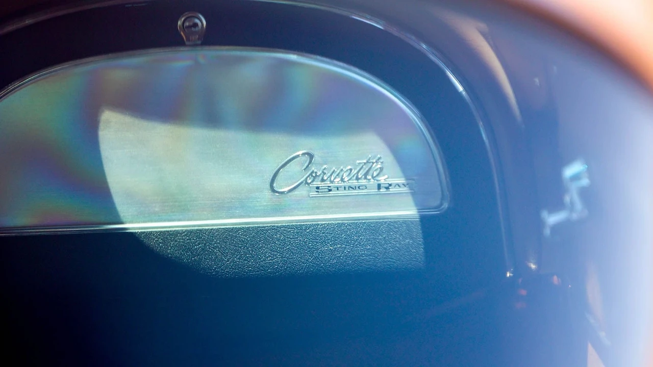 1963 Chevrolet Corvette C2 - Image 19 of 31