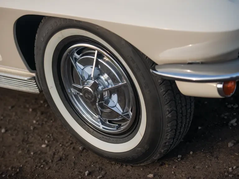 1963 Chevrolet Corvette C2 - Image 17 of 31