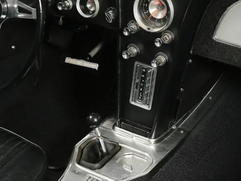 1963 Chevrolet Corvette C2 - Image 16 of 25