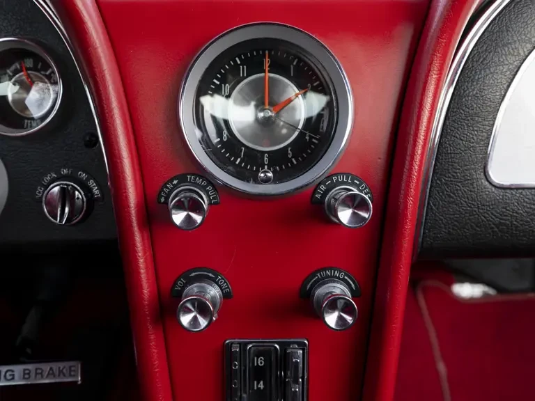 1963 Chevrolet Corvette C2 - Image 16 of 31