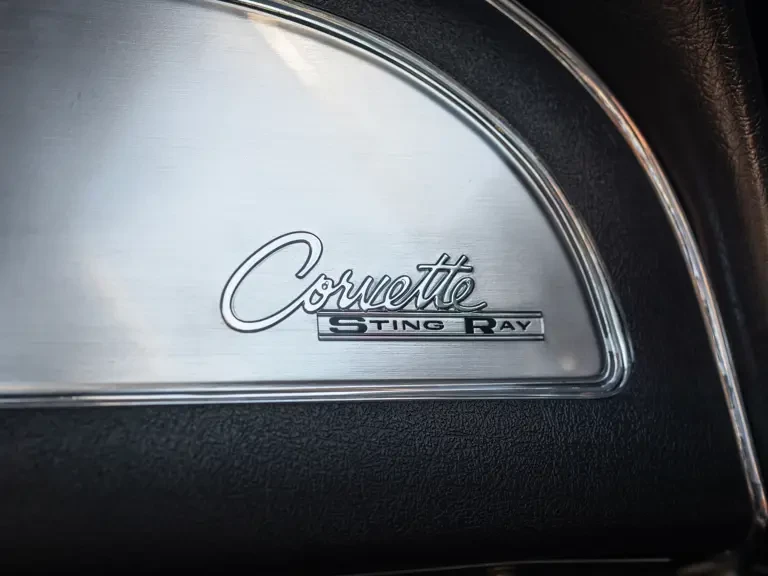 1963 Chevrolet Corvette C2 - Image 17 of 29