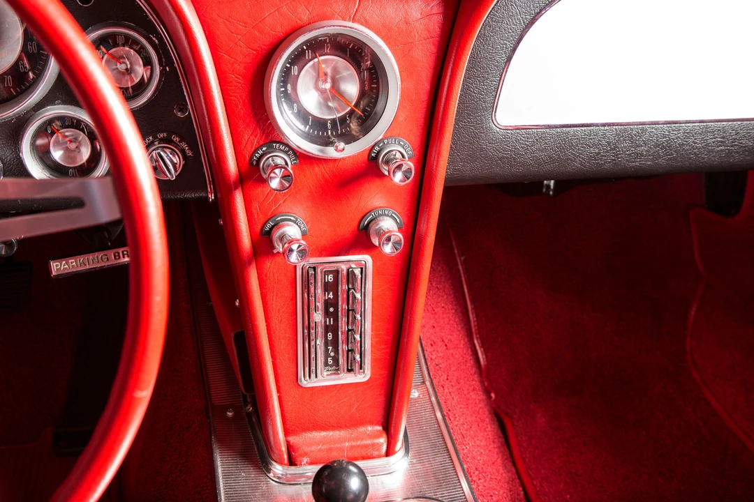 1963 Chevrolet Corvette C2 - Image 11 of 31