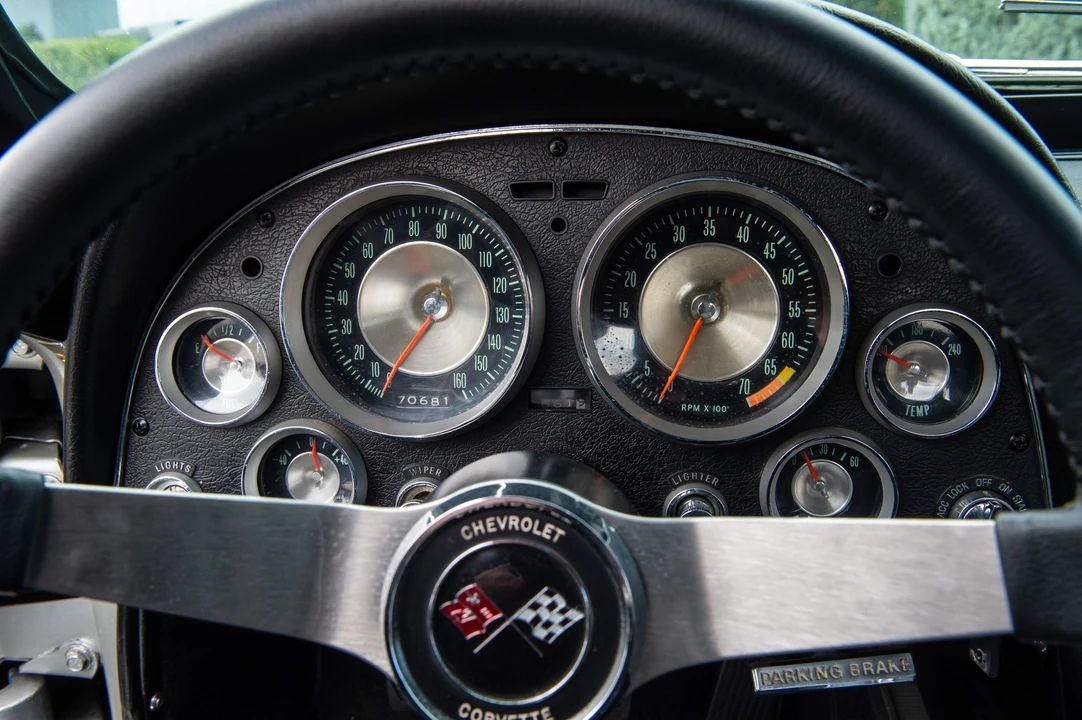 1963 Chevrolet Corvette C2 - Image 2 of 9