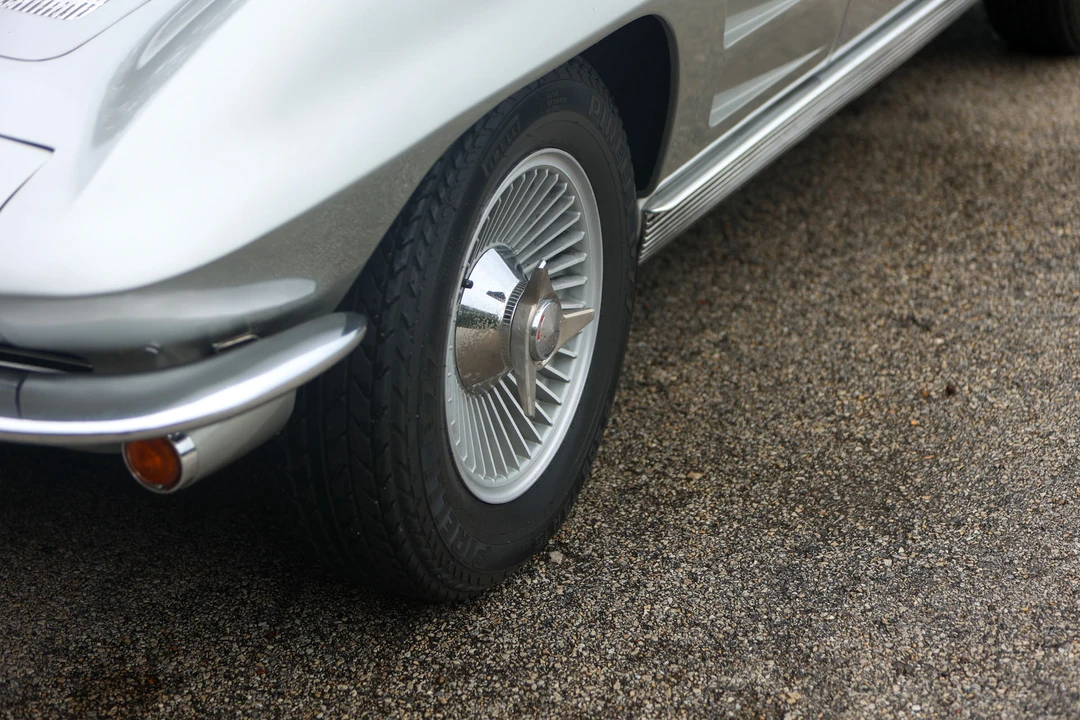 1963 Chevrolet Corvette C2 - Image 24 of 31