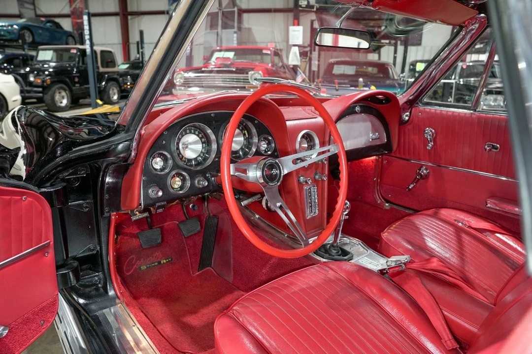 1963 Chevrolet Corvette C2 - Image 22 of 31