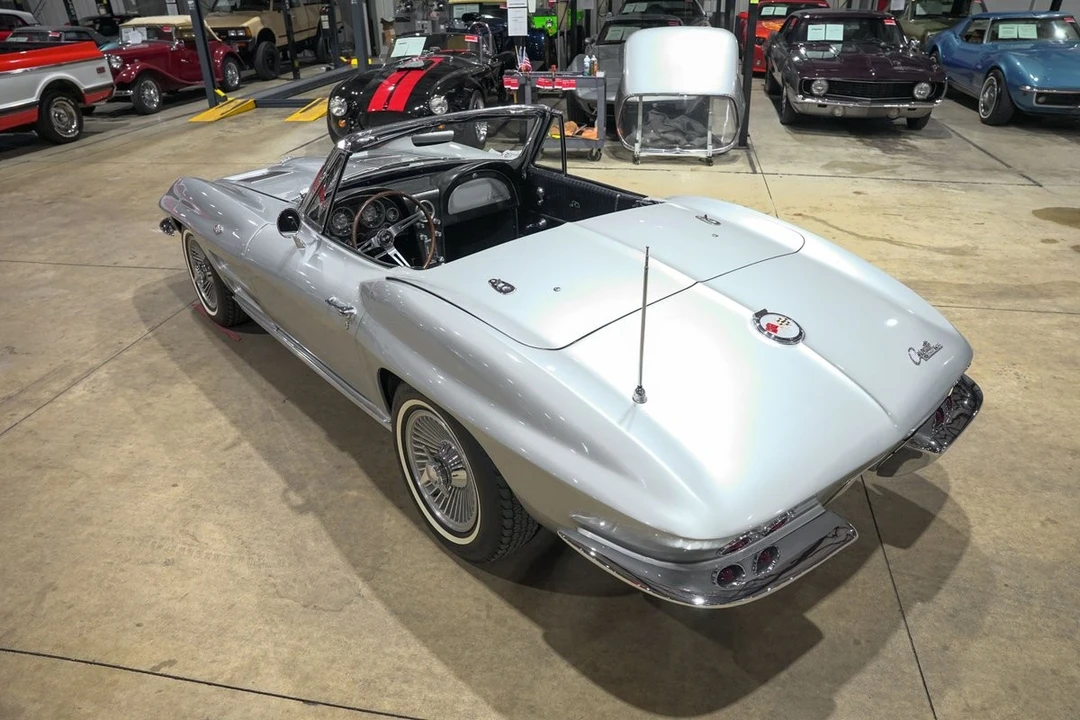 1963 Chevrolet Corvette C2 - Image 16 of 31