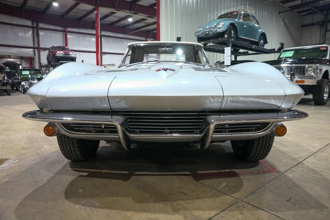 1963 Chevrolet Corvette C2 - Image 25 of 31