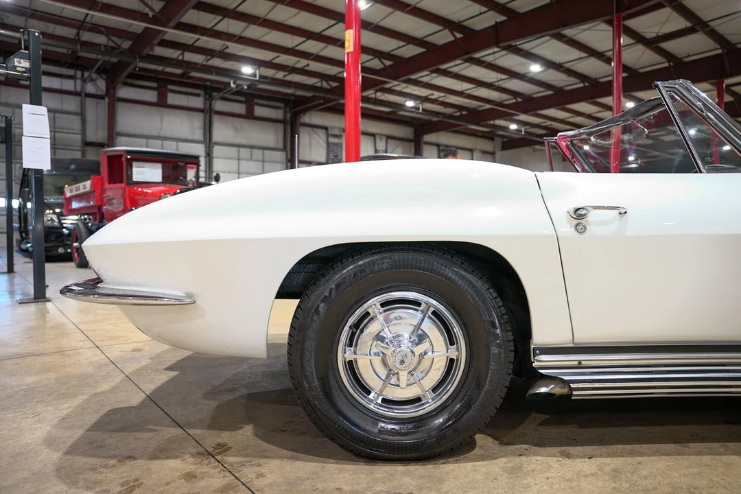 1963 Chevrolet Corvette C2 - Image 9 of 12