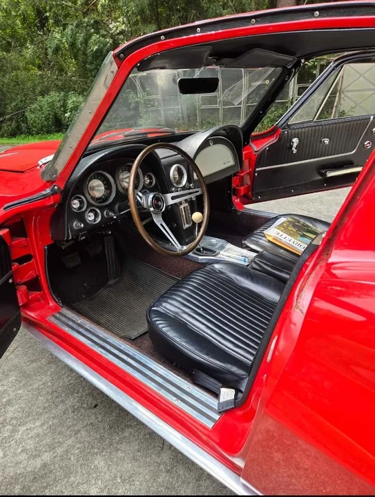 1963 Chevrolet Corvette C2 - Image 6 of 8