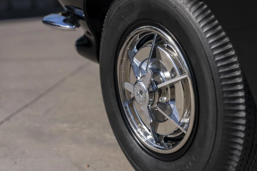 1963 Chevrolet Corvette C2 - Image 16 of 31