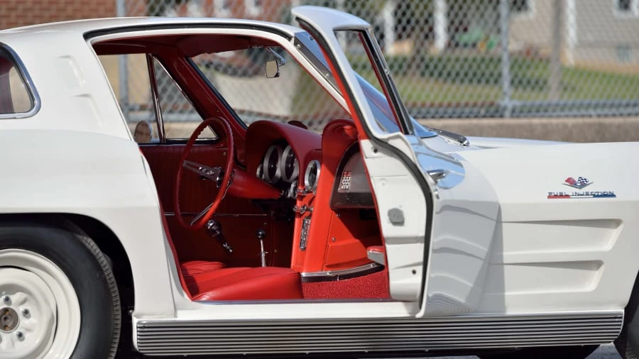1963 Chevrolet Corvette C2 - Image 19 of 24