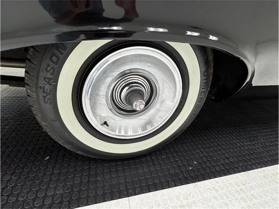 1963 Chrysler Imperial 2nd Gen - Image 28 of 31