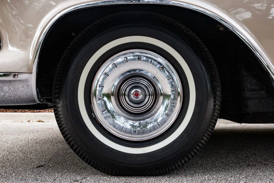 1963 Chrysler Imperial 2nd Gen - Image 11 of 12
