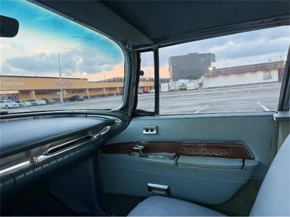 1963 Chrysler Imperial 2nd Gen - Image 15 of 17