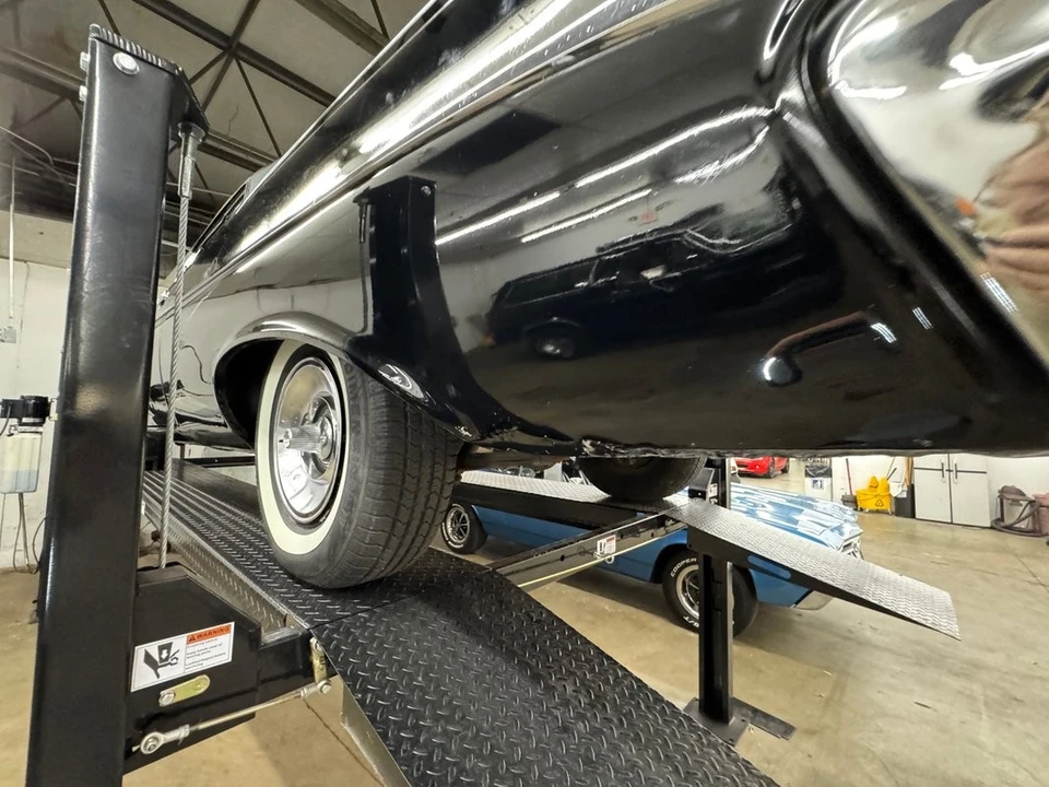 1963 Chrysler Imperial 2nd Gen - Image 23 of 31