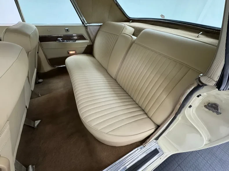 1963 Chrysler Imperial 2nd Gen - Image 20 of 27