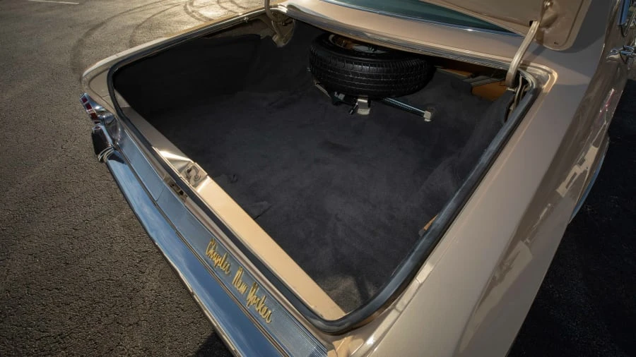 1963 Chrysler New Yorker - Image 25 of 30