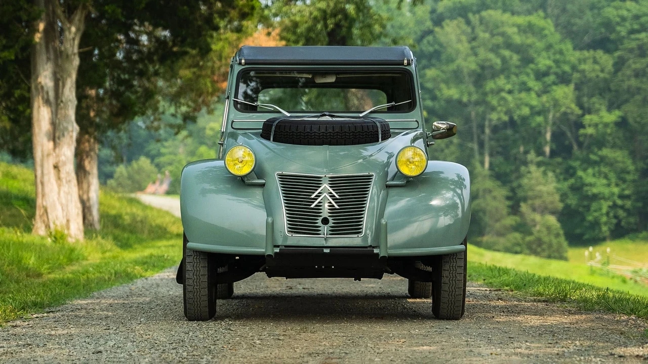 1963 Citroen 2CV Sahara - Image 13 of 31