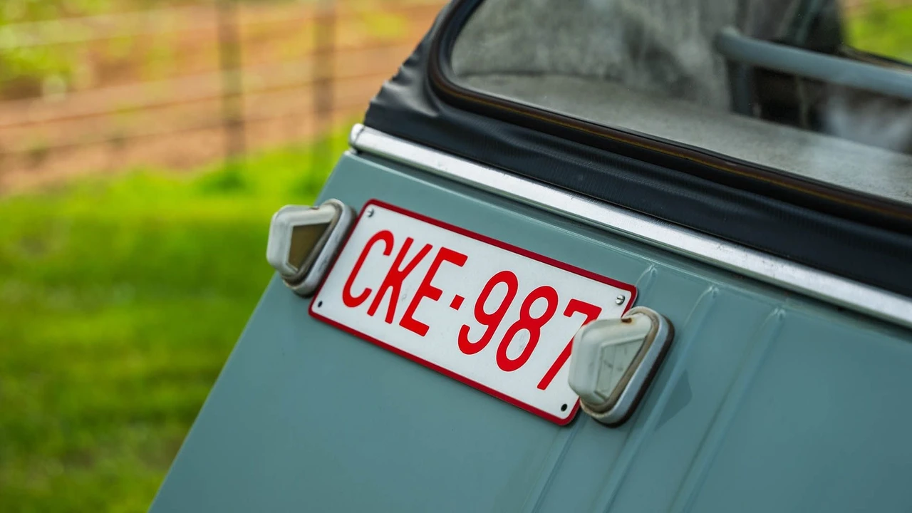 1963 Citroen 2CV Sahara - Image 28 of 31
