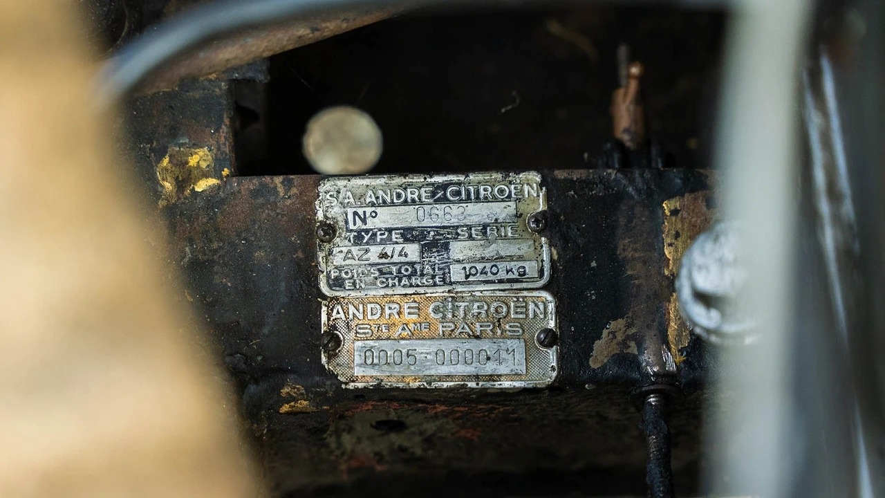 1963 Citroen 2CV Sahara - Image 2 of 31