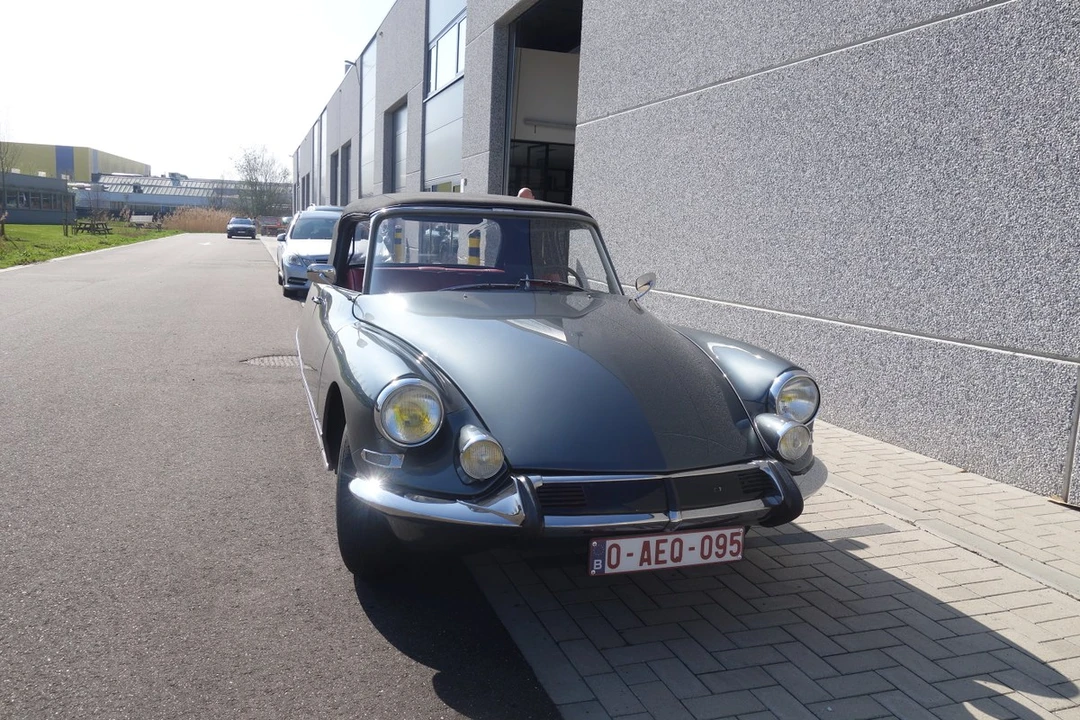 1963 Citroen DS19 - Image 13 of 30