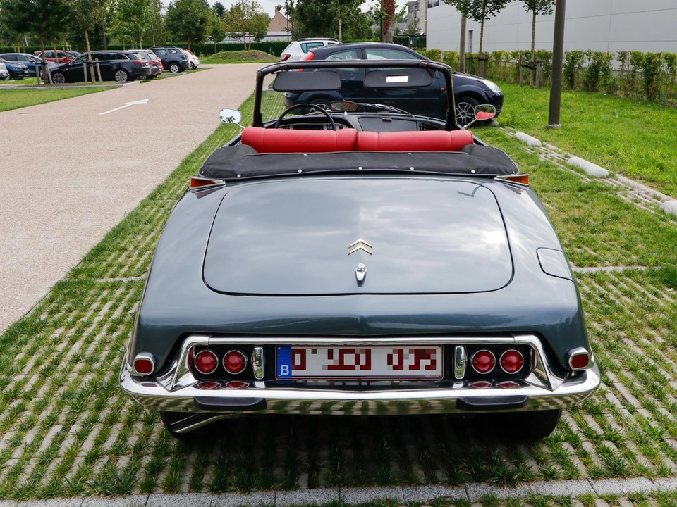 1963 Citroen DS19 - Image 14 of 30